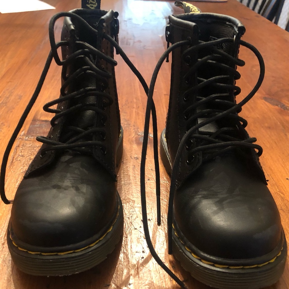 Little Kids Doc Dr. Martens Size 11